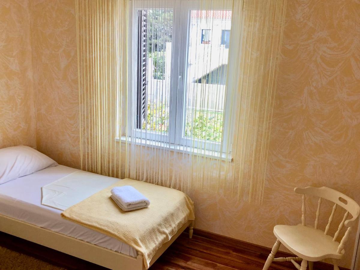 Apartments Pine & Oak With Shared Seasonal Hot Tub Privlaka  Bagian luar foto